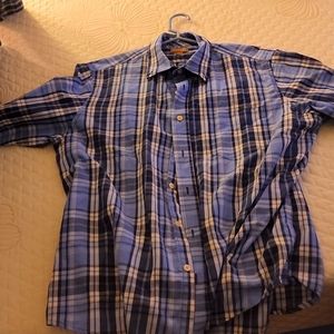 Button down short sleeve shirt